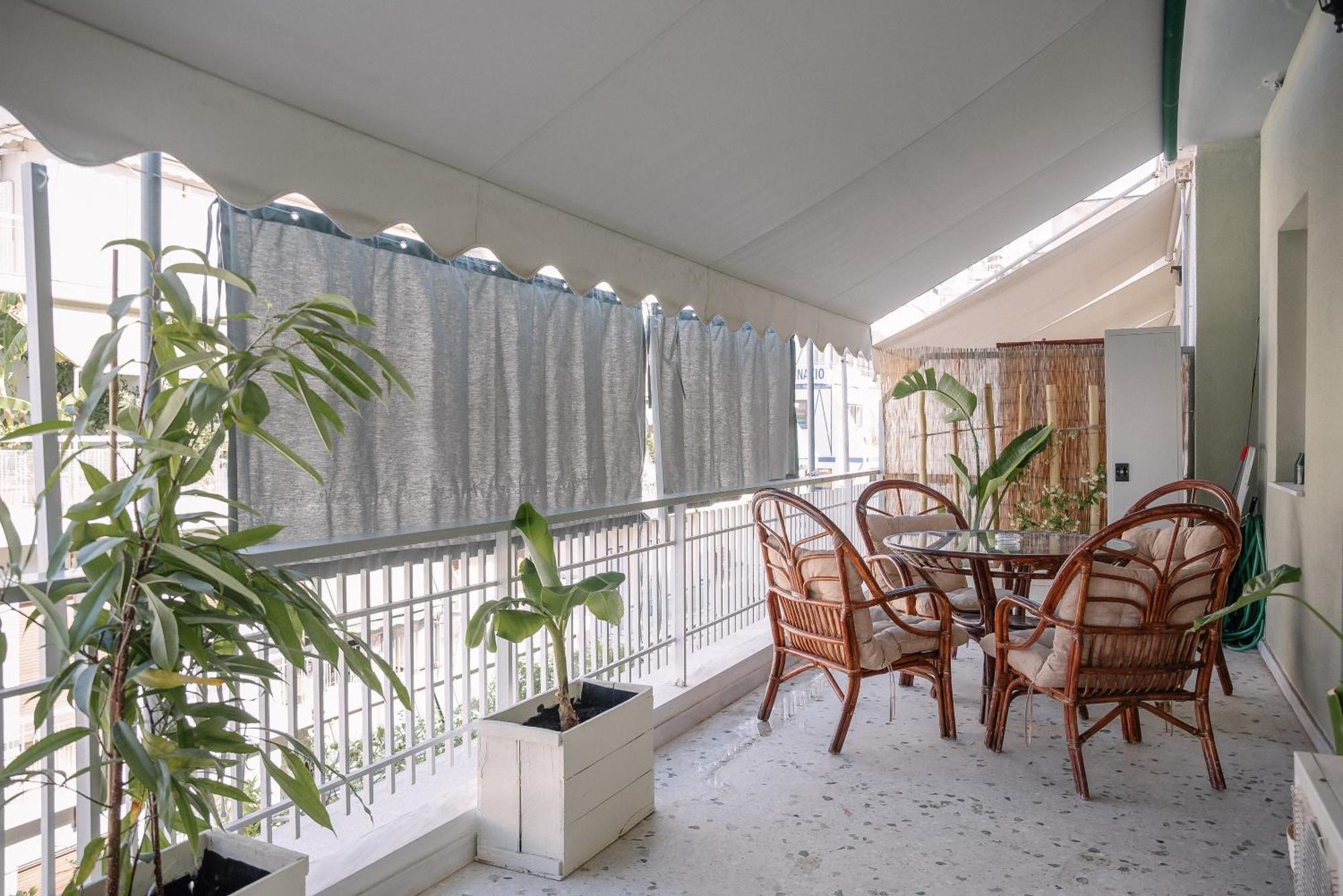 Apartamento 3Cs Athens Ampelokipoi Comfy Flat Ft Patio Airport Direct Day N Night Exterior foto