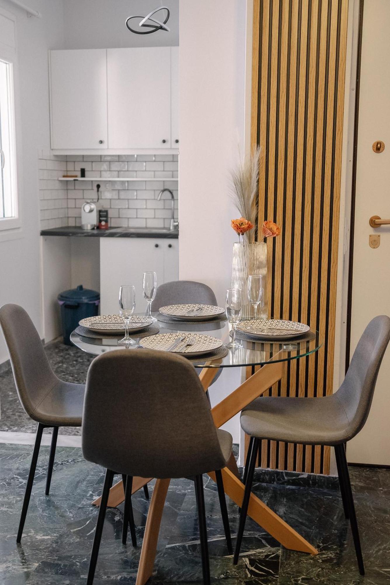 Apartamento 3Cs Athens Ampelokipoi Comfy Flat Ft Patio Airport Direct Day N Night Exterior foto